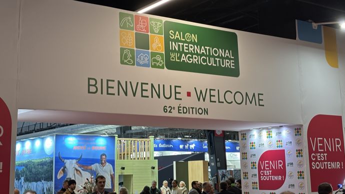 Au Salon de l’agriculture, des syndicats désunis et un président mal aimé