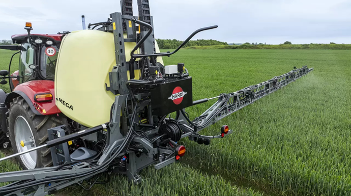 Hardi mise sur un pulvé porté qui rivalise avec les pulvérisateurs traînés