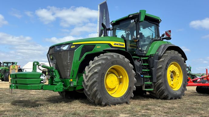John Deere, Claas, Case IH… Tous les derniers tracteurs brillent à Innovagri