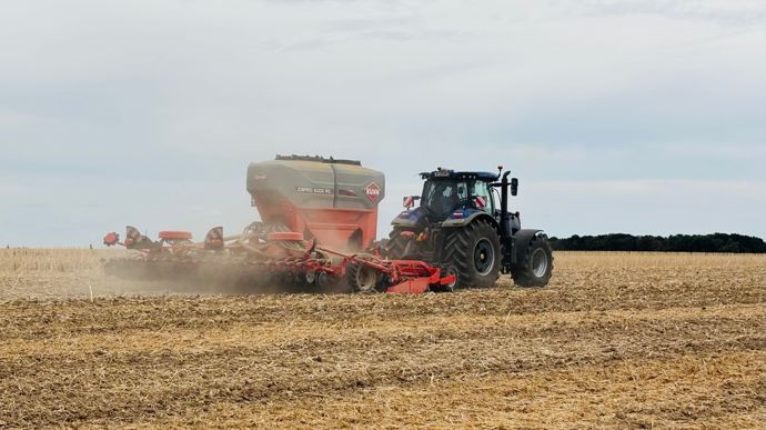 Kuhn met l’Espro sous pression